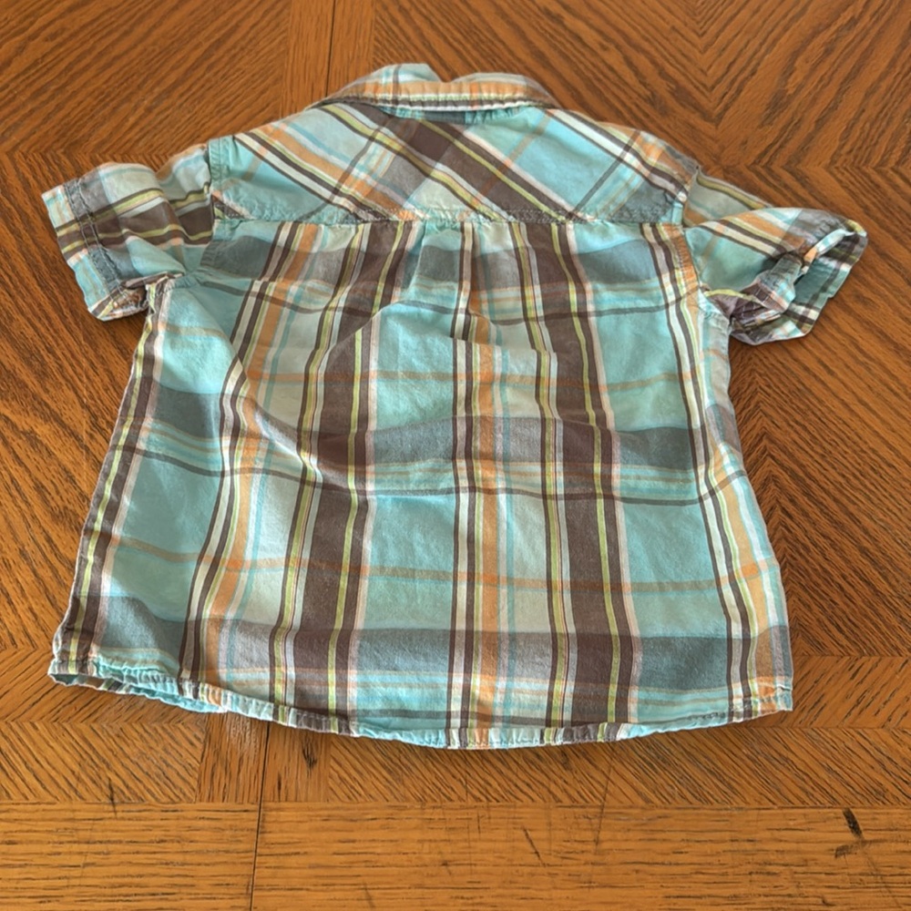 Cherokee button down shirt with collar - Picture 4 of 4